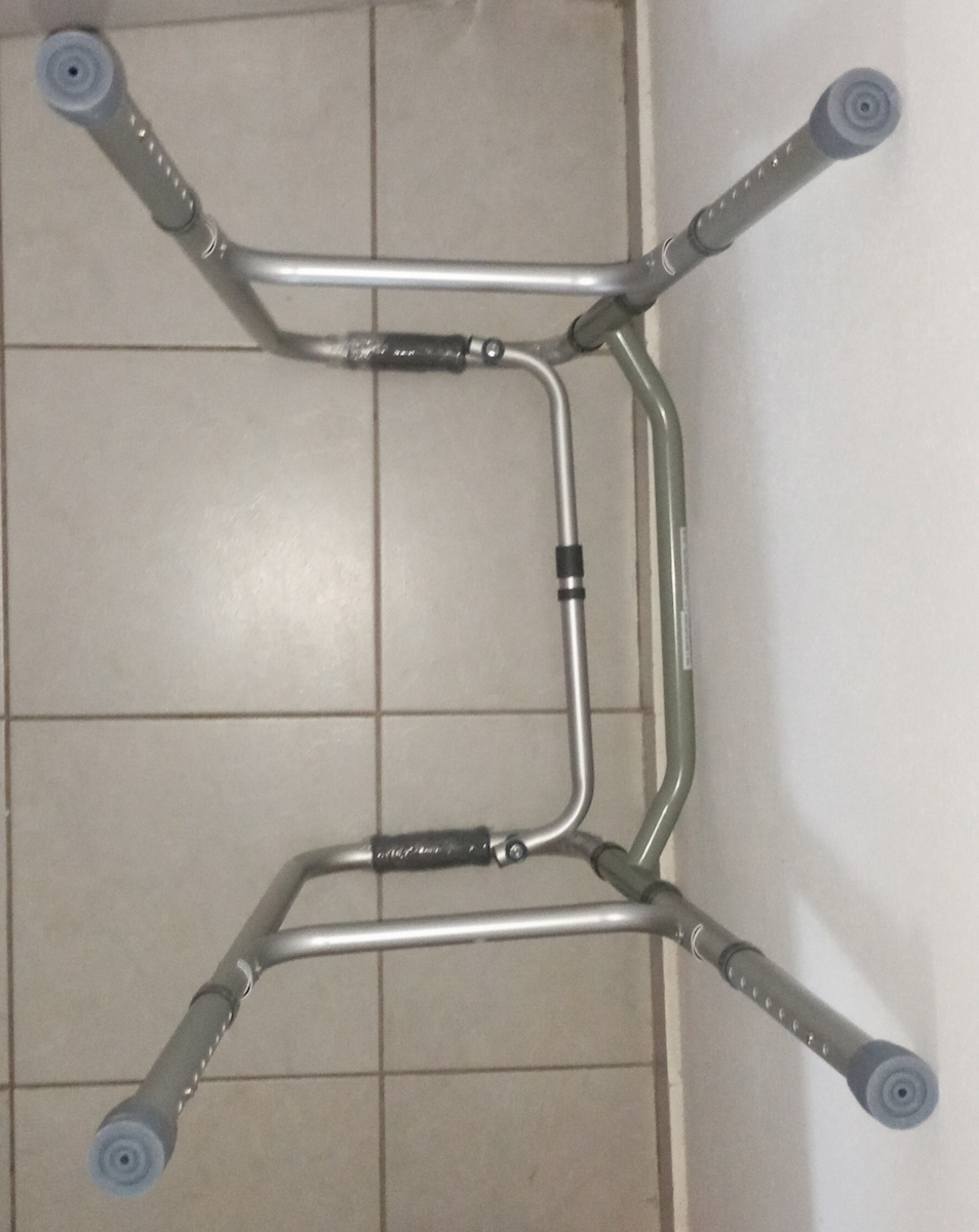 Vita Orthopaedics Πτυσσόμενος Περιπατητήρας Αλουμινίου