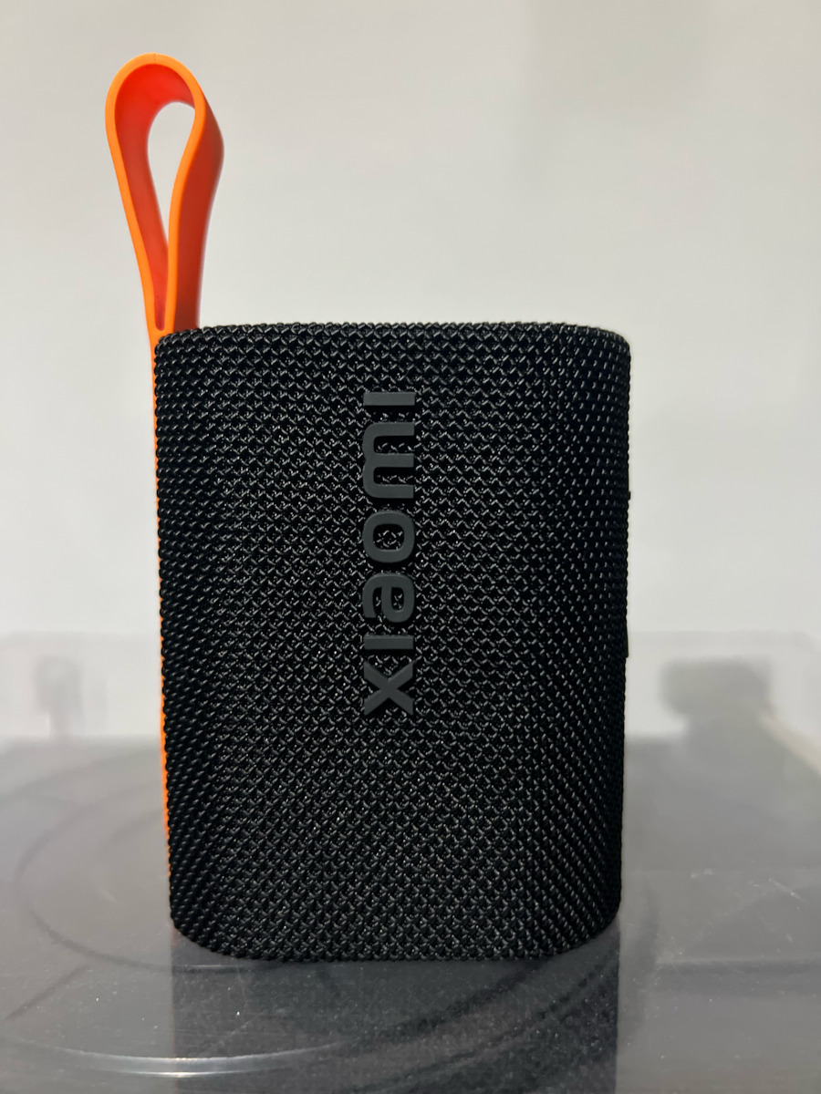 Xiaomi Pocket Waterproof Bluetooth Speaker 5W with Battery Life up to 10 hours Black