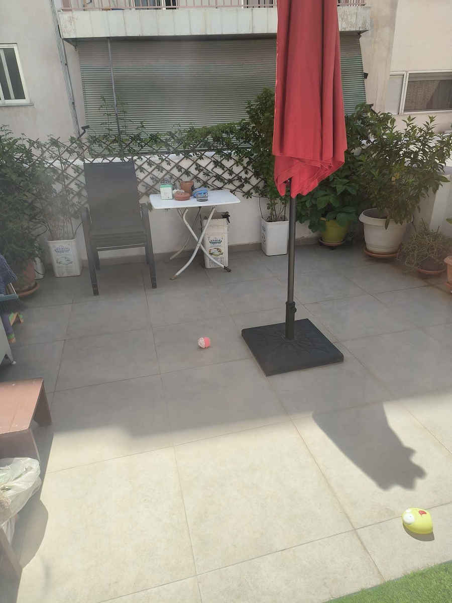 Umbrella Stand made of Cement in Black Color 51x51x32.5cm