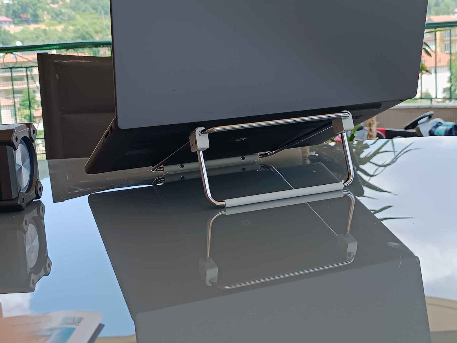 Ugreen LP230 Βάση για Laptop έως 15.6" Ασημί