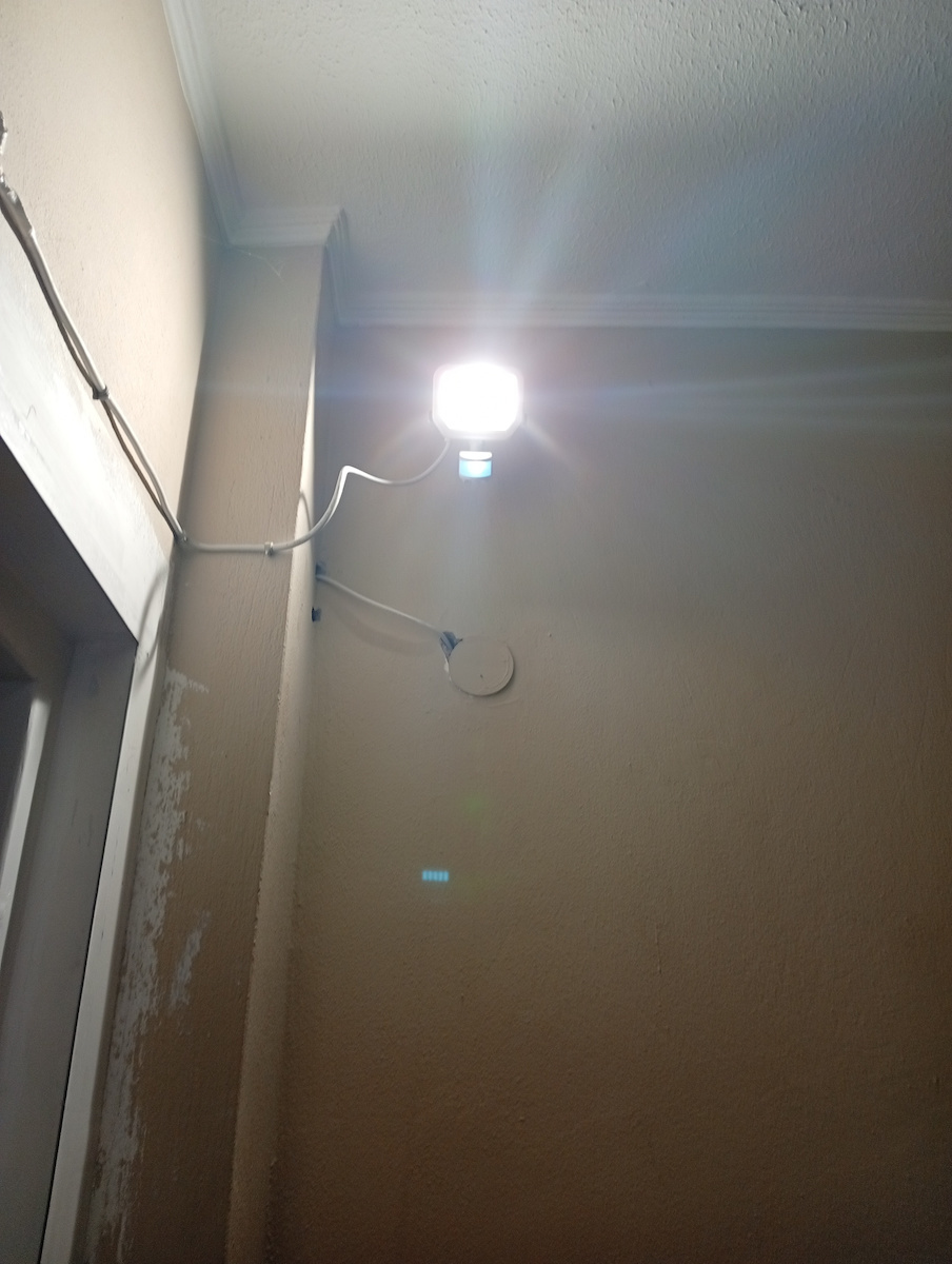 Ledvance Waterproof LED Flood Light 10W Warm White 3000K with Motion Sensor IP65