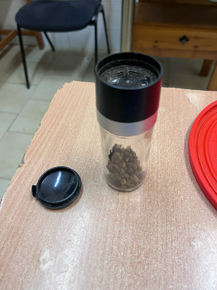 GTSA Manual Glass Pepper Mill 12.5cm Black