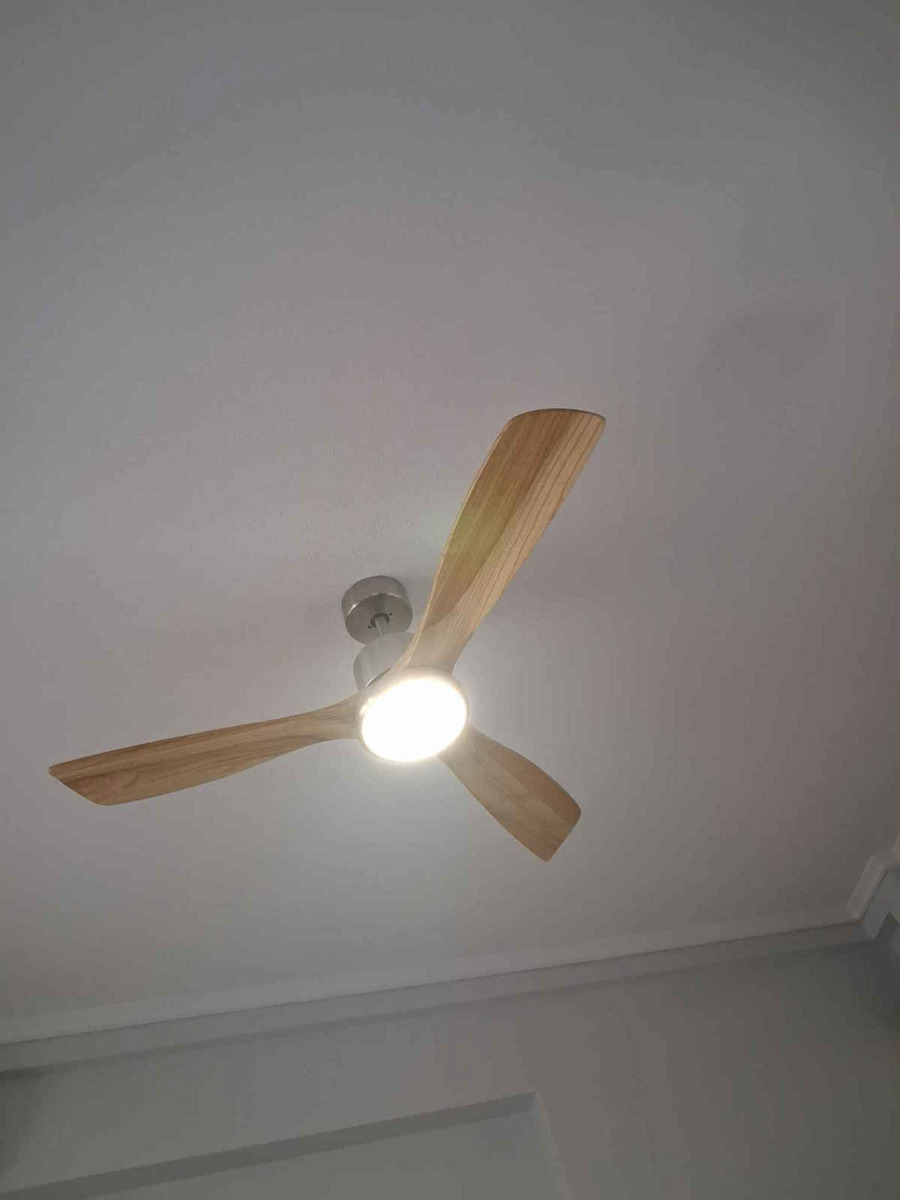 IQ Ceiling Fan 132cm With Light Brown / Silver