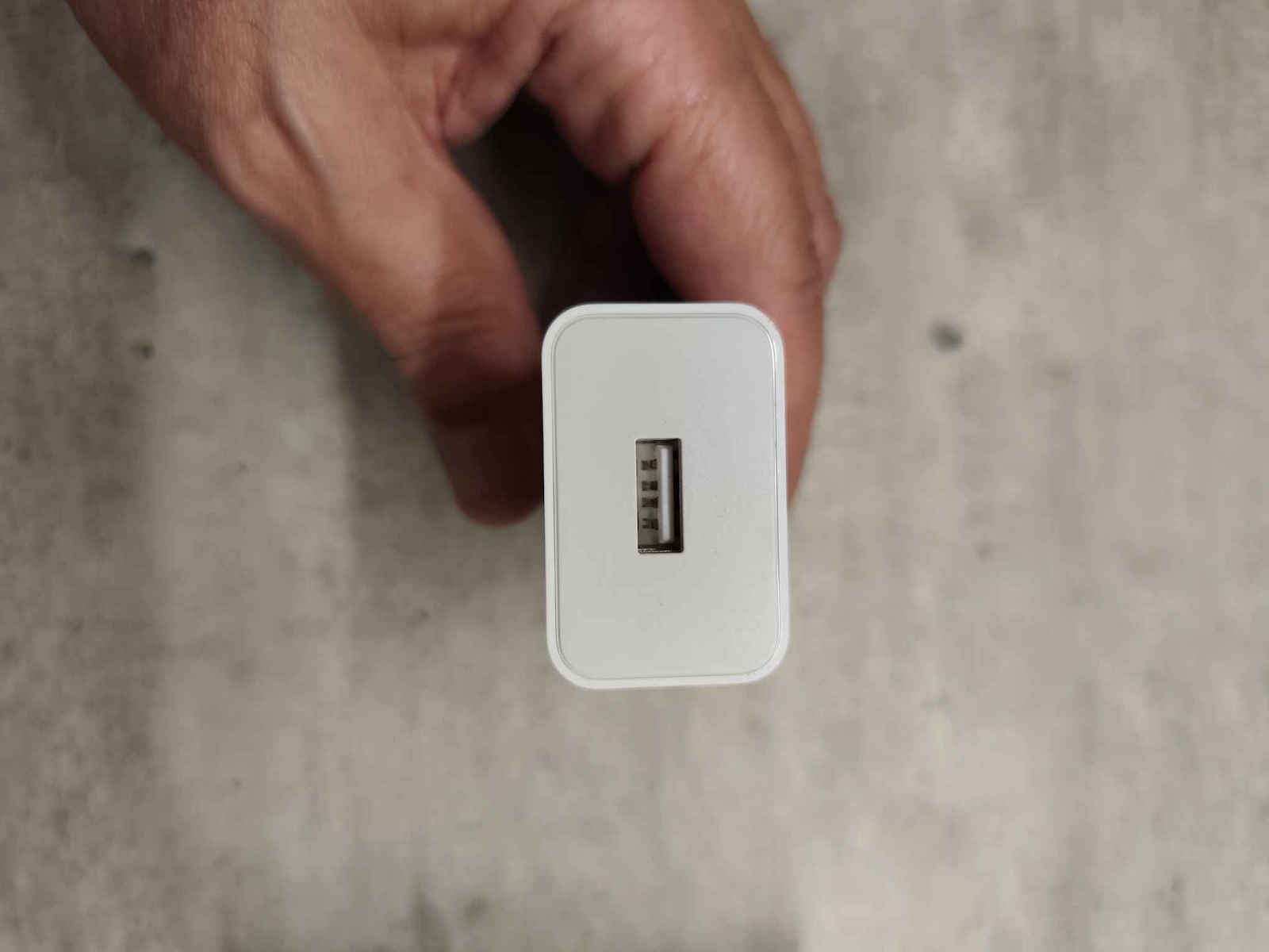 Xiaomi Kabeloser Handyladegerät mit USB-A Ausgangsanschluss 22,5W Stromlieferung Weiß (BHR7757EU)
