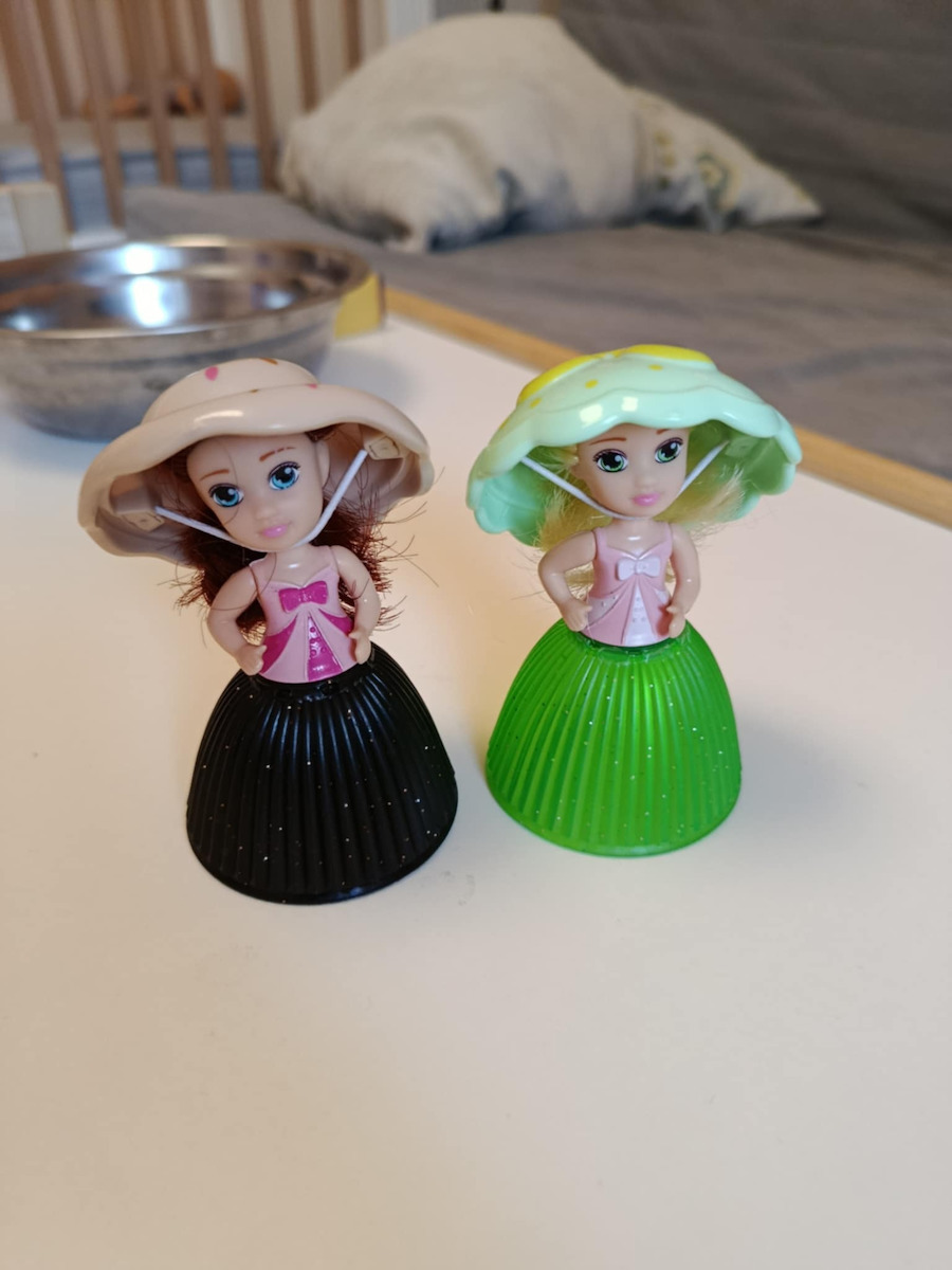 Just Toys Cup Cake Surprise Mini Princess Doll για 3+ Ετών (Διάφορα Σχέδια)