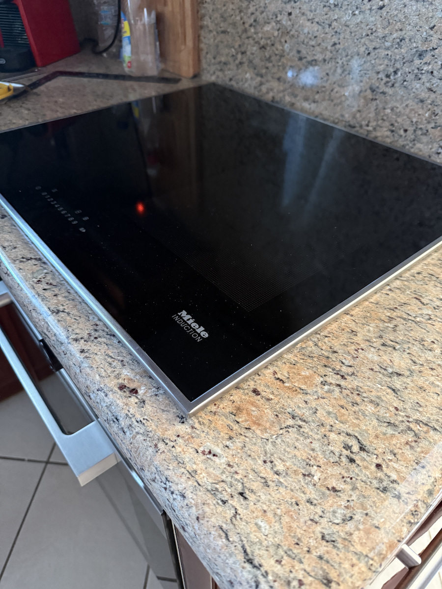 Miele Smart Induction Cooktop With Frame Autonomous with Child Lock Function 62.6x52.6εκ.