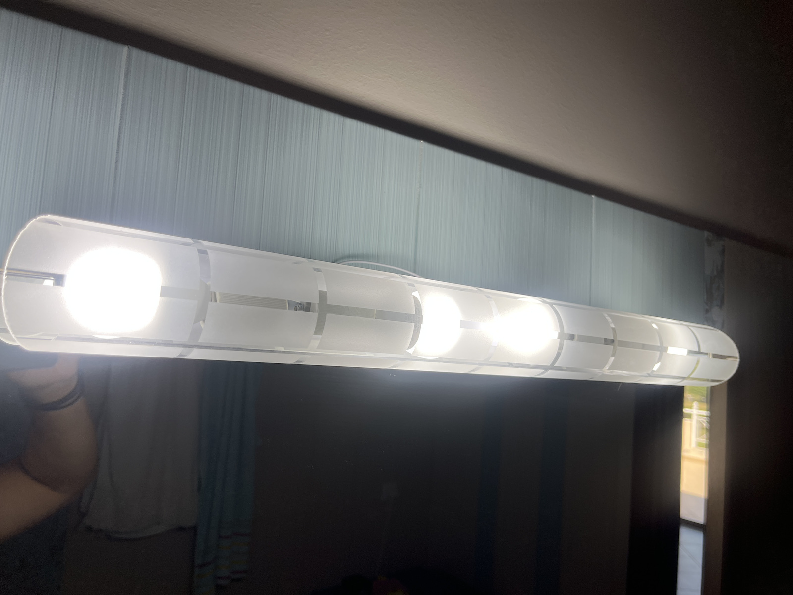 ARlight Μοντέρνο Φωτιστικό Τοίχου με Ντουί E14 Ασημί 60x6εκ.