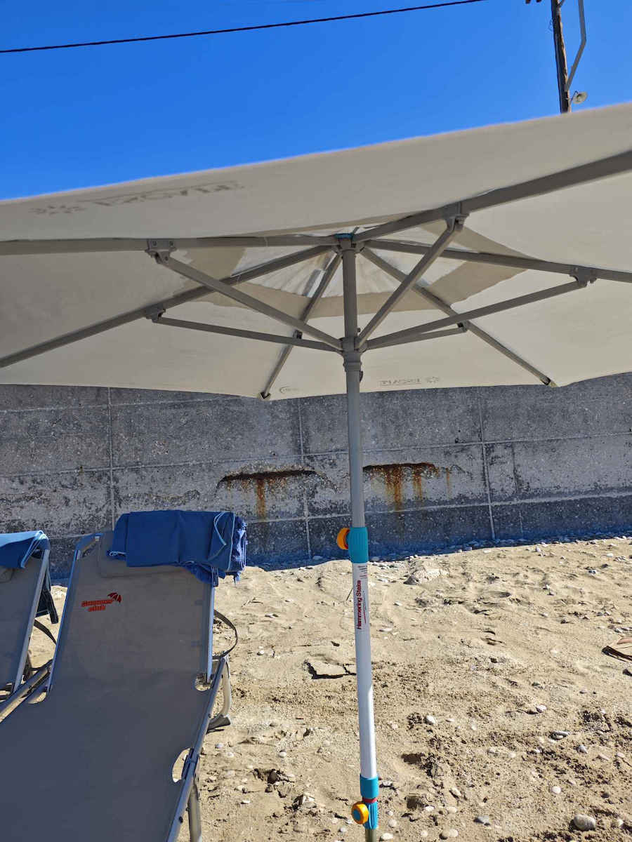 Escape Beach Umbrella Diameter 2.4m With UV Protection And Gray Air Duct