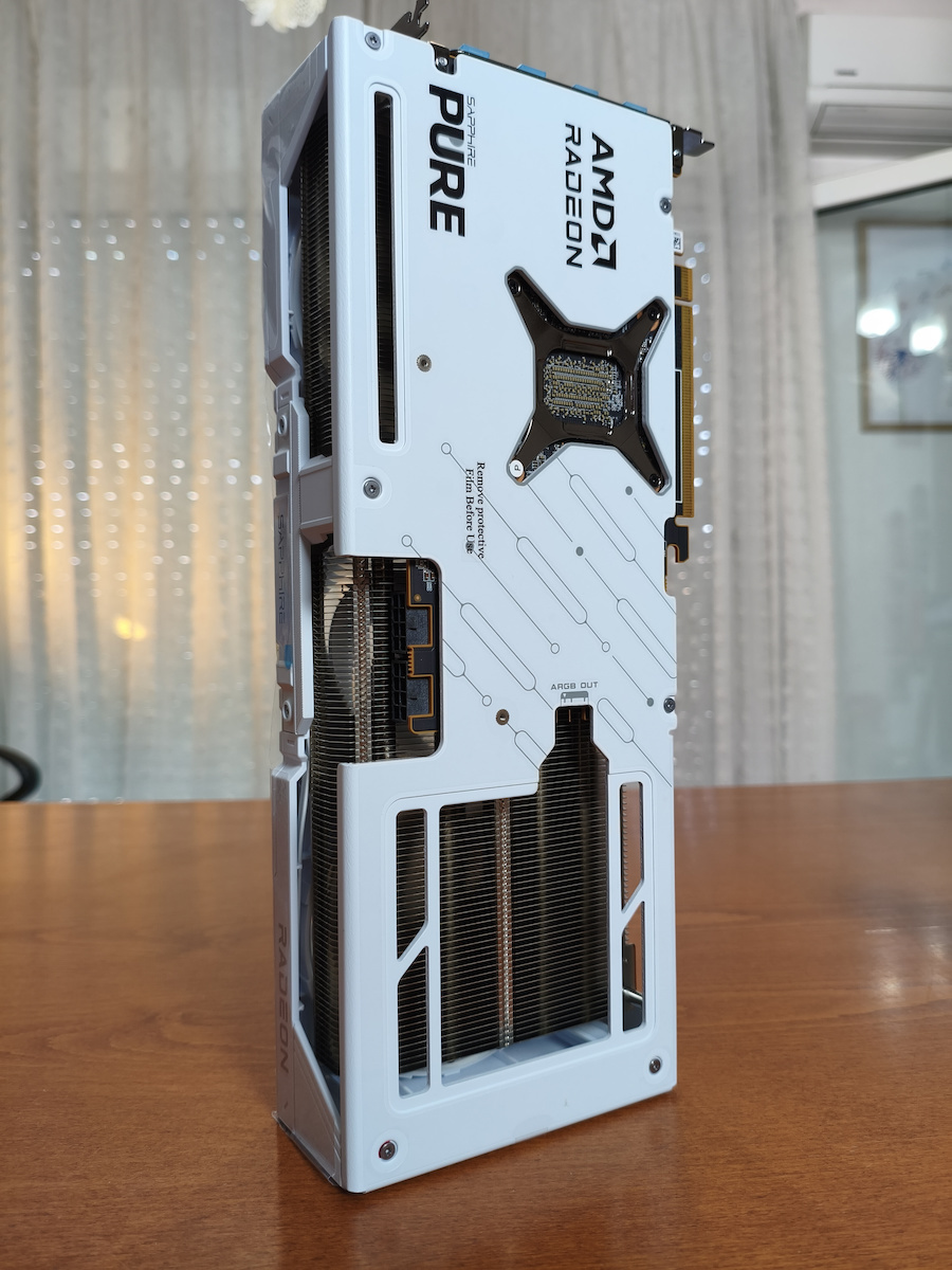 Sapphire Radeon RX 9070 XT 16GB GDDR6 Pure Видеокарта