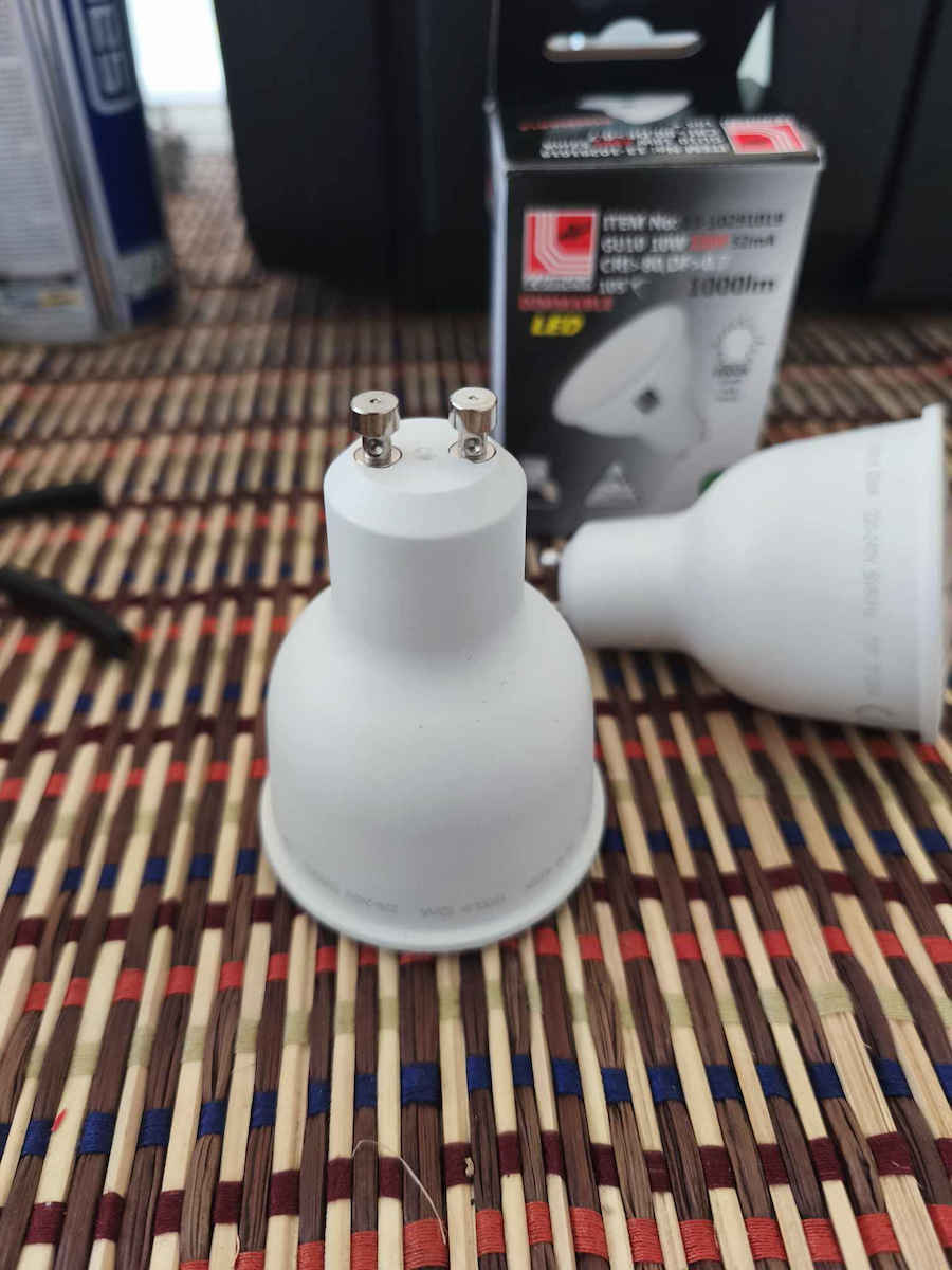 Adeleq Bec LED 10W pentru Soclu GU10 și Formă MR16 Alb natural 1000lm Reglabil în intensitate