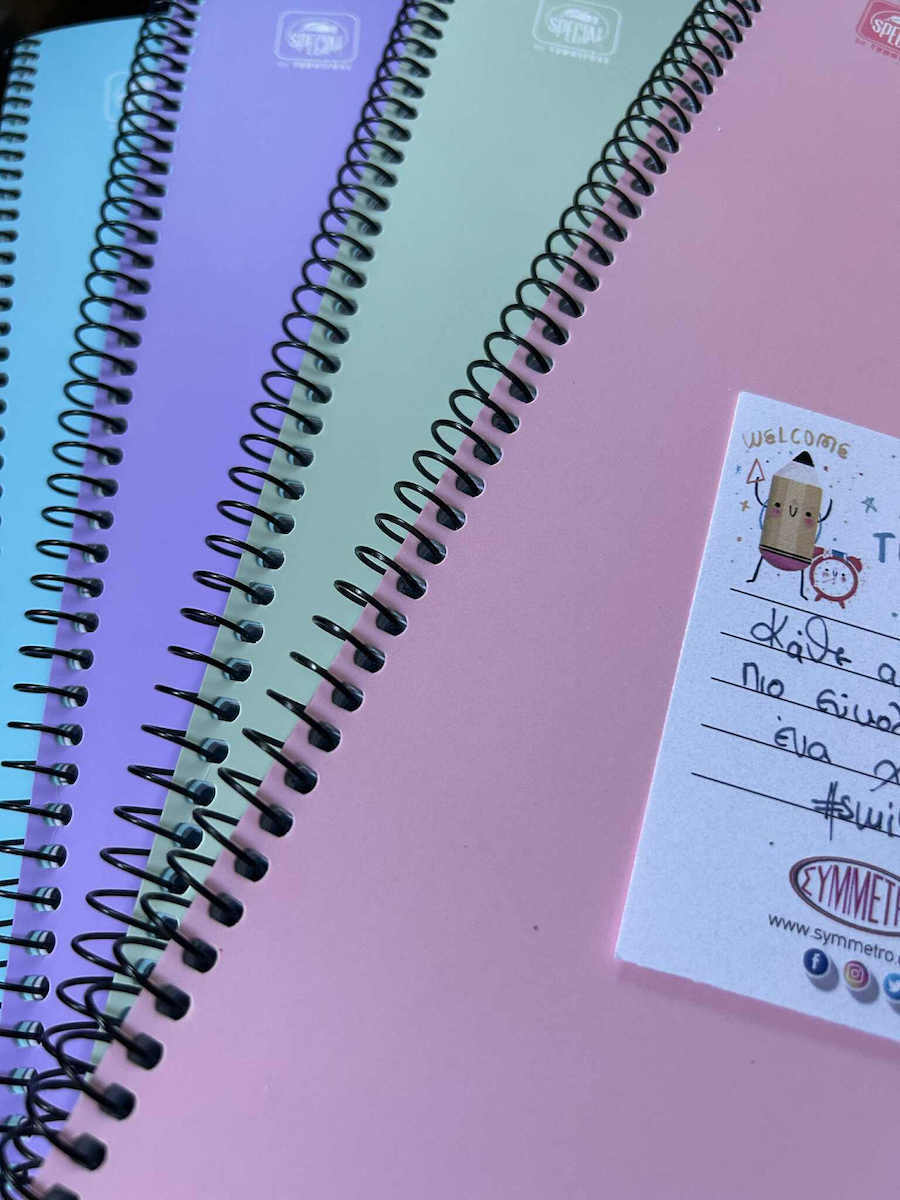 Typotrust Spiral Caiet Cu dungi A4 3 de Subiecte Pastel 1buc (Culori diverse)