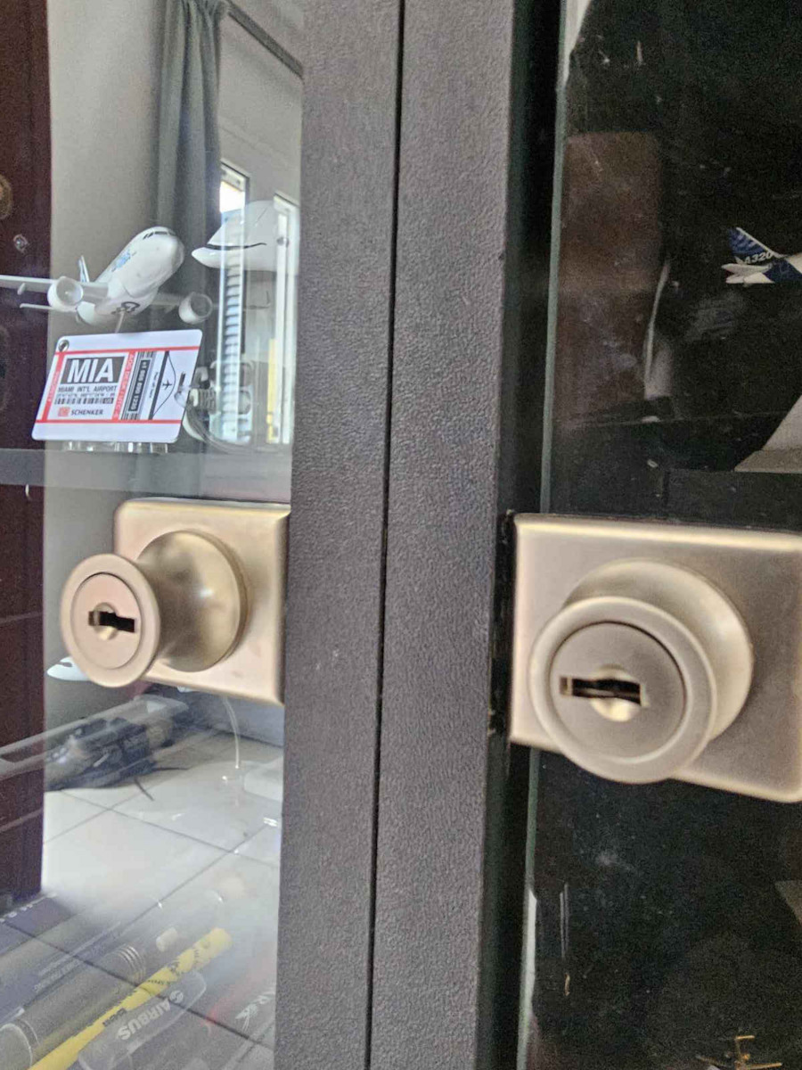 Lock Glass Door