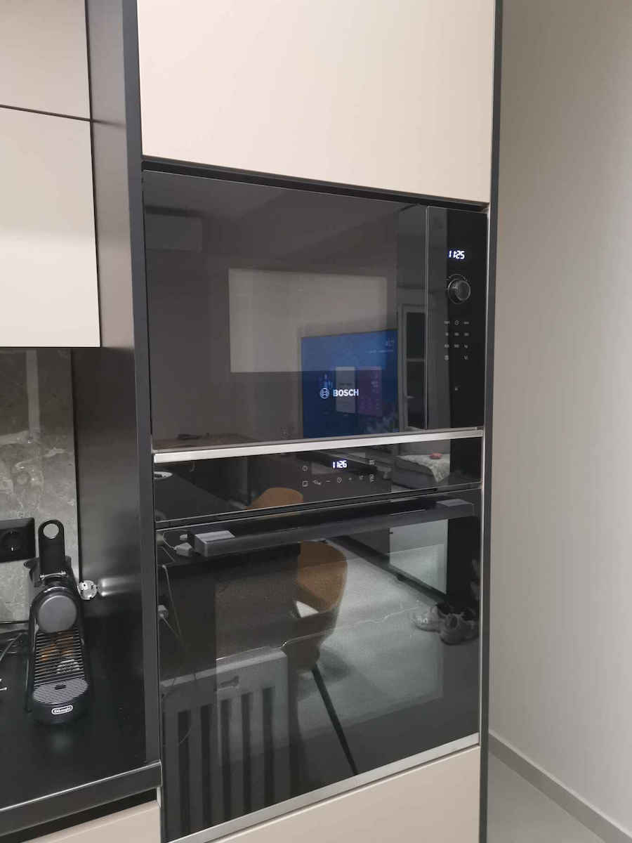 Bosch Built-in Microwave Oven 25lt Black