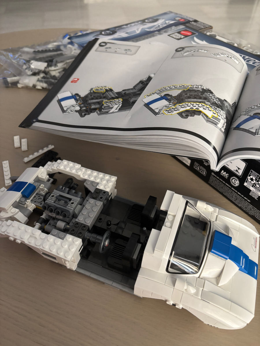 Mattel Brick Shop Τουβλάκια Hot Wheels Elite Series Corvette για 10+ Ετών 918τμχ