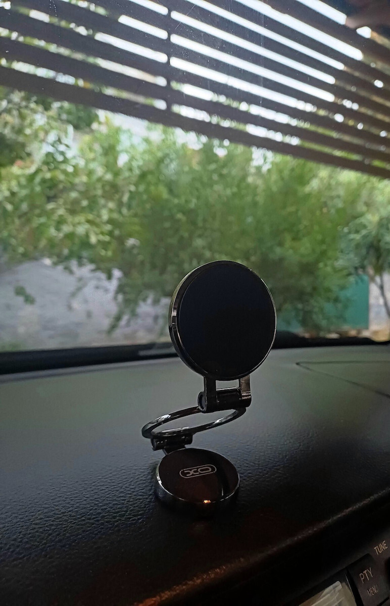 XO C160 Car Mobile Mount with Magnet Black