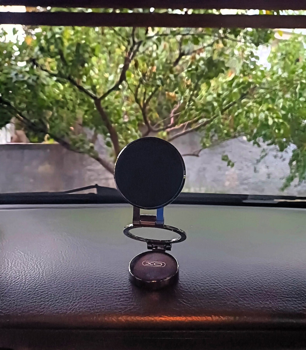 XO C160 Car Mobile Mount with Magnet Black