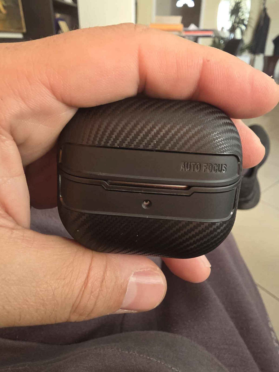 Techsuit Carbonfiber Case Silicone with Hook in Black color for Samsung Galaxy Buds 3 / 3 Pro