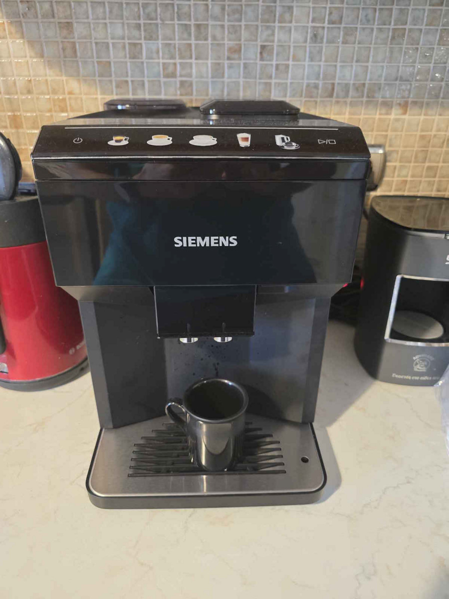 Siemens Eq.500 Automatic Espresso Coffee Machine 1500W Pressure 15bar with Grinder Black TP513R09