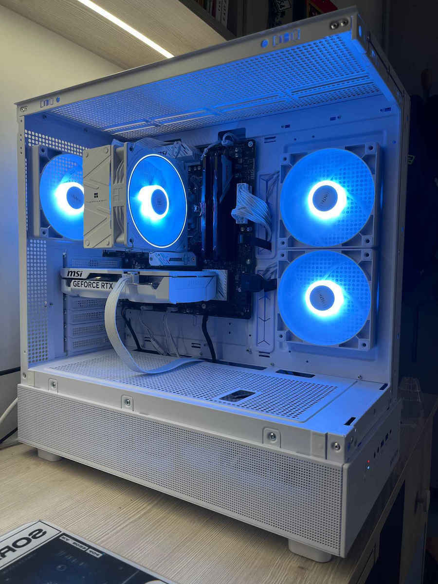 MSI GeForce RTX 5060 8GB GDDR7 Ventus 2X OC White Graphics Card