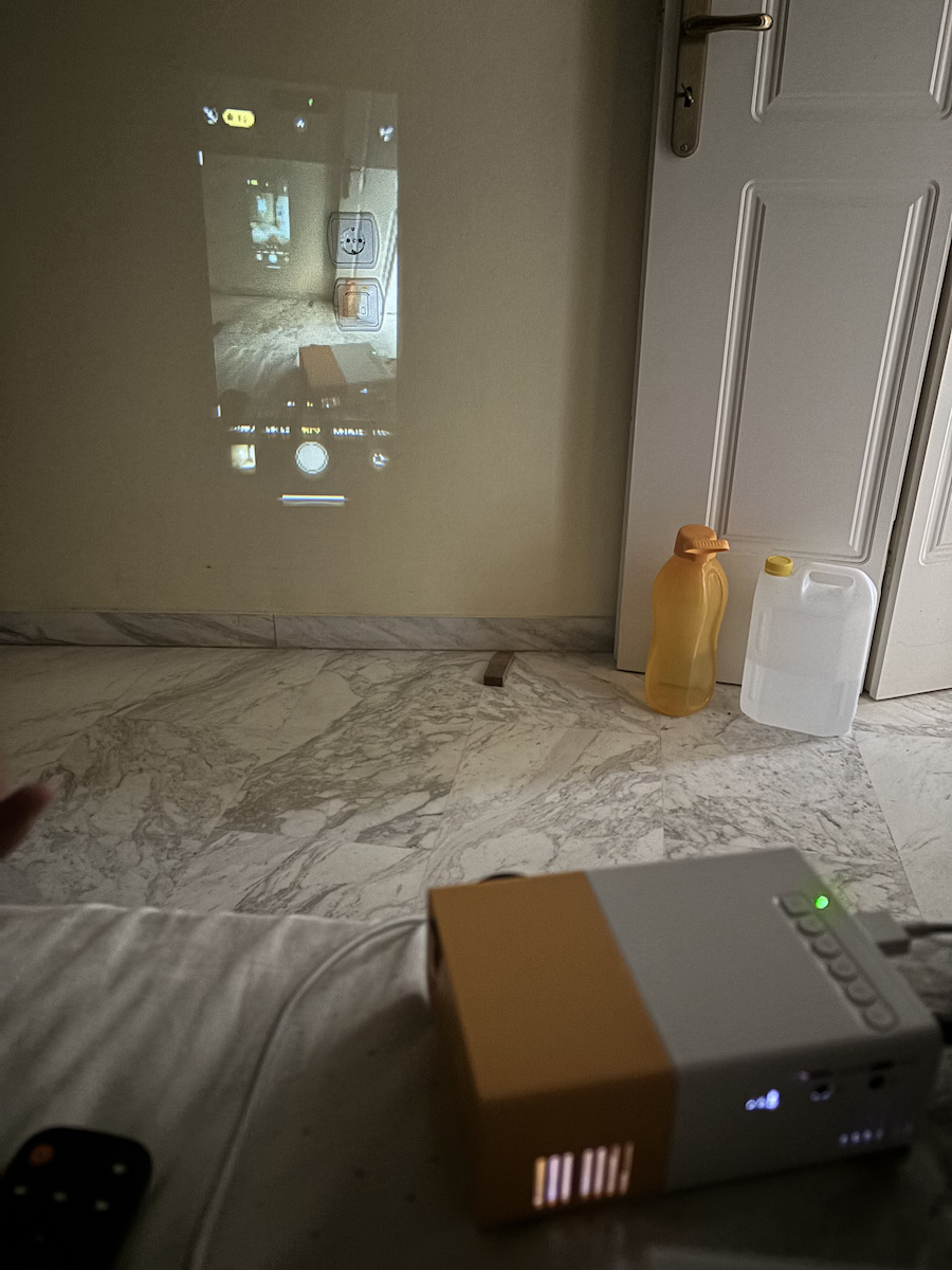 Factory YG-300 Mini Projector LCD Λάμπας LED με Ενσωματωμένα Ηχεία
