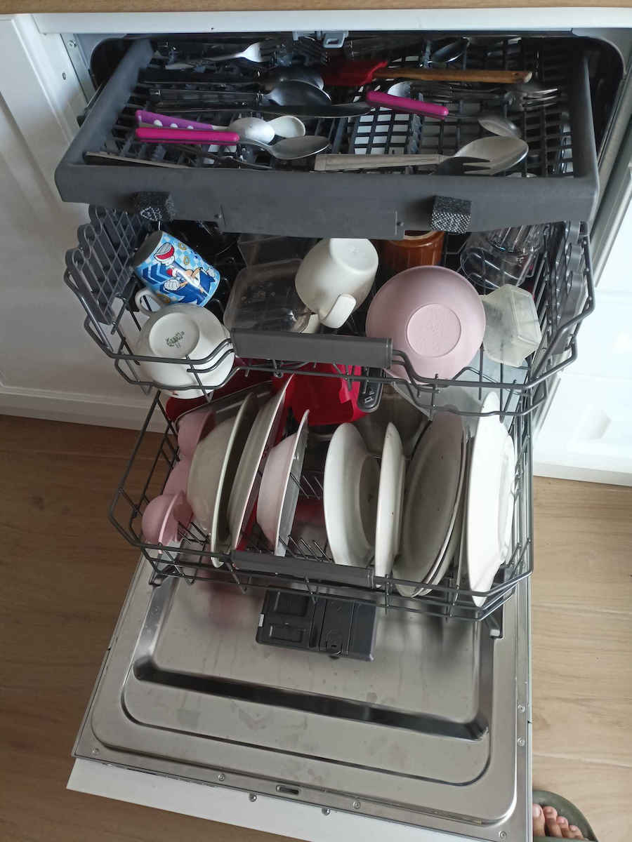 Whirlpool Fully Integrated Dishwasher for 14 Place Settings W59.8xH82cm