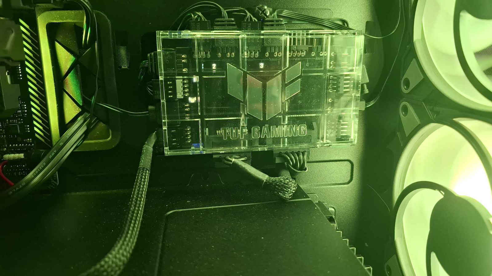 Asus Tuf Gaming Argb Pwm Fan Hub 90da00c0-b09000
