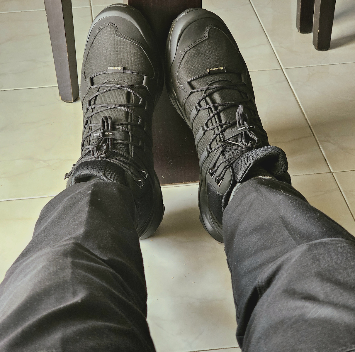 adidas Terrex Swift R2 Mid Мъжки Планински Боти Водоустойчиви с Мембрана Gore-Tex Черни