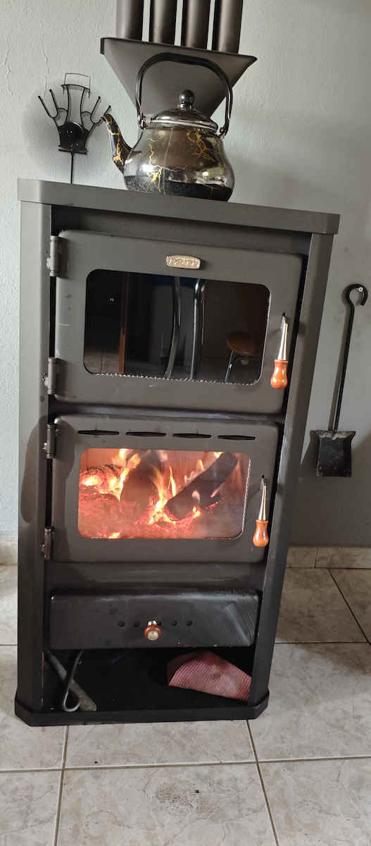 Prity FM Χαλύβδινη Ξυλόσομπα με Φούρνο 12kW Μαύρη