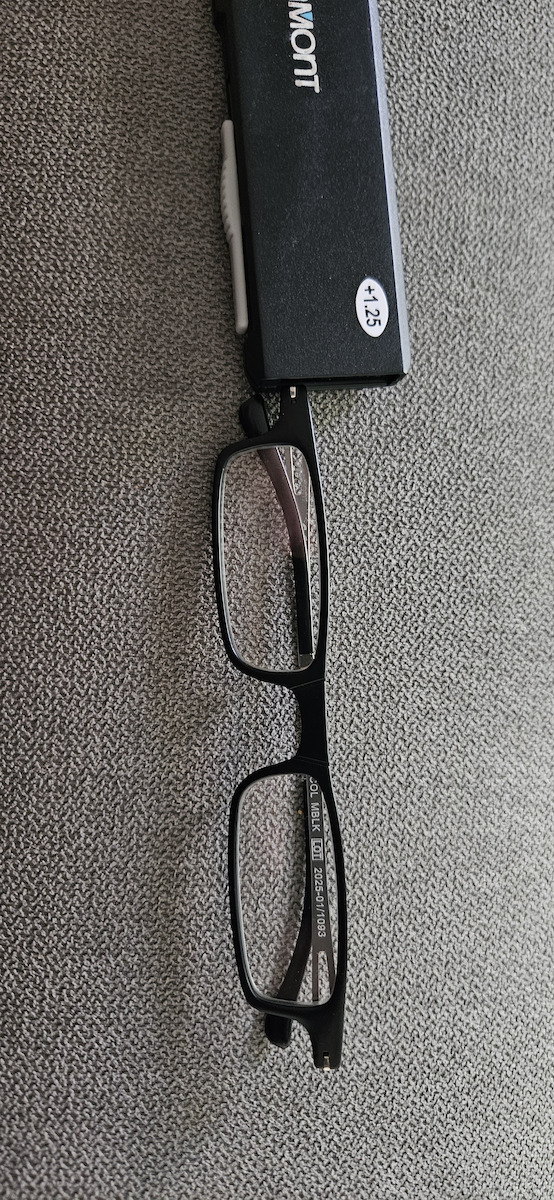 Oramont Reading Glasses +1.25 Pocket in Black Colour 1146