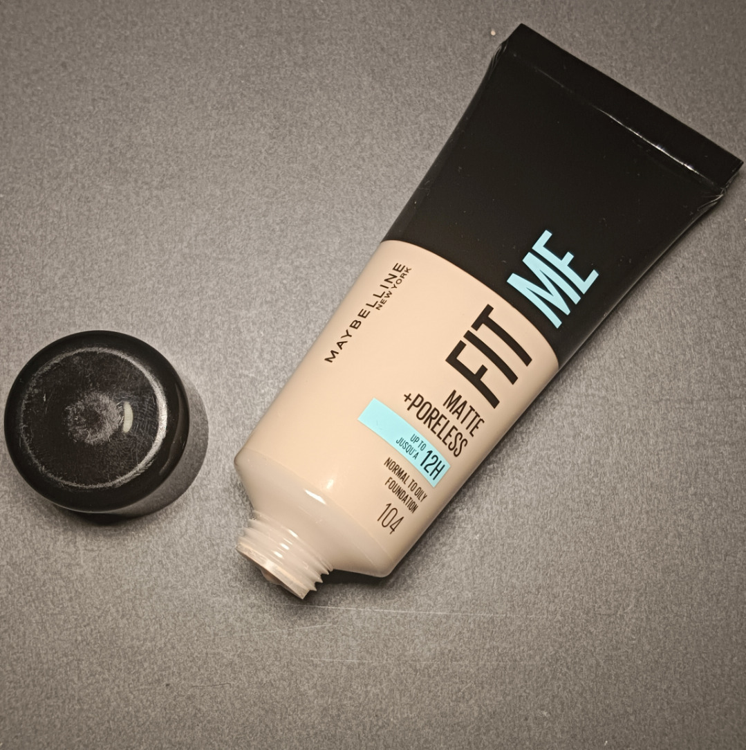 Maybelline Fit Me Matte + Poreless Liquid Foundation 105 Natural Ivory 30ml