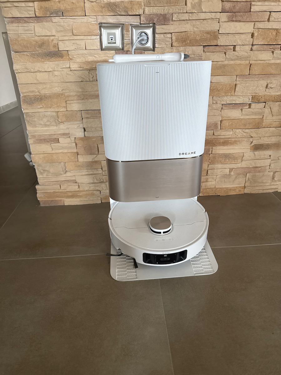 Dreame X40 Ultra Robot Vacuum Cleaner with Laser Mapping & 12000Pa Suction Power White