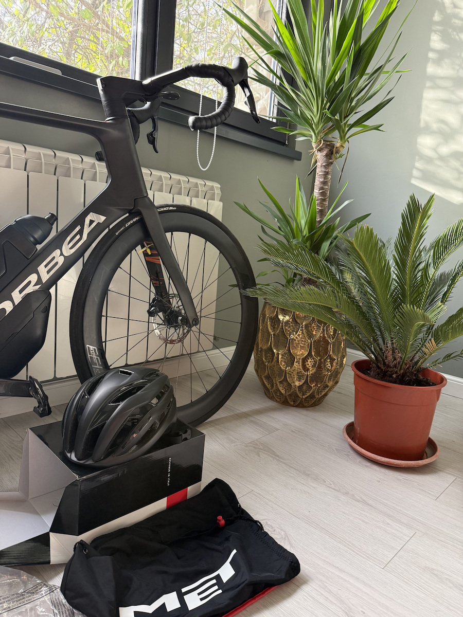 MET Trenta Bicycle Helmet Road Black