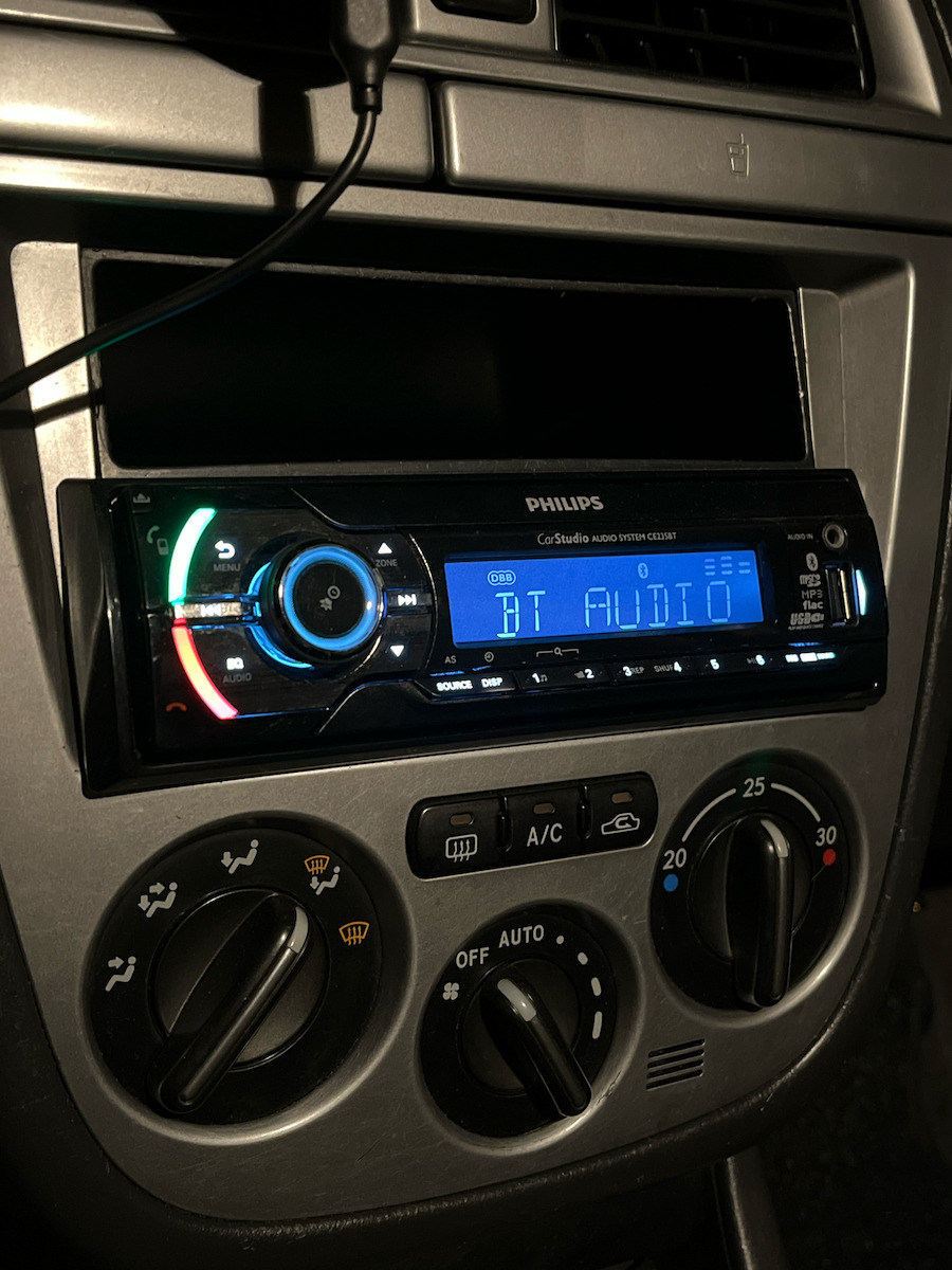Philips Ηχοσύστημα Αυτοκινήτου 1DIN (Bluetooth/USB) με Αποσπώμενη Πρόσοψη