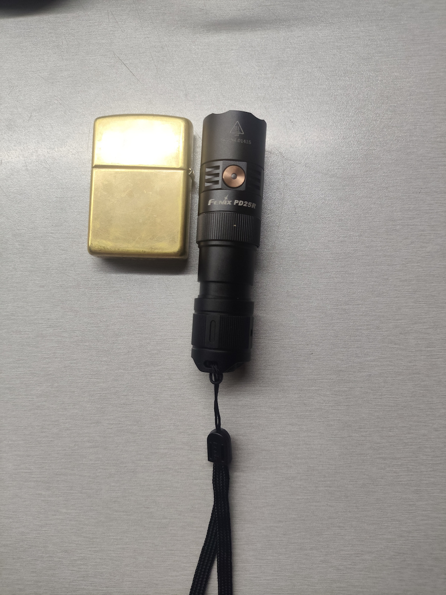 Fenix Wiederaufladbar Taschenlampe LED IP68 mit maximaler Helligkeit 800lm Schwarz