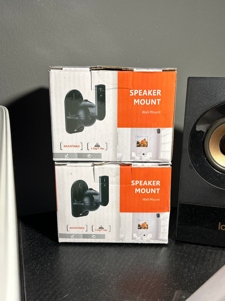 Brateck Speaker Stands in Black Color