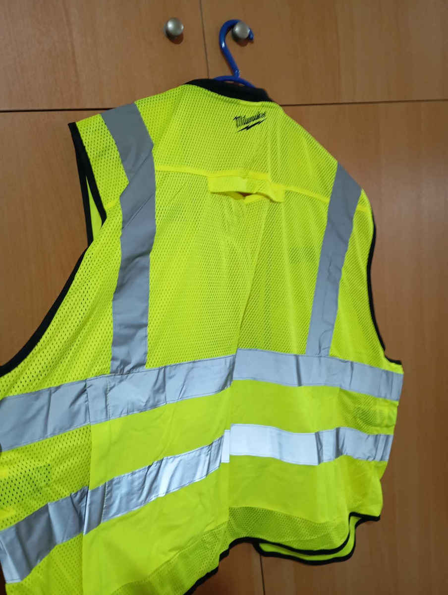 Milwaukee Men's Safety Vest with Reflective Film Yellow Construction site