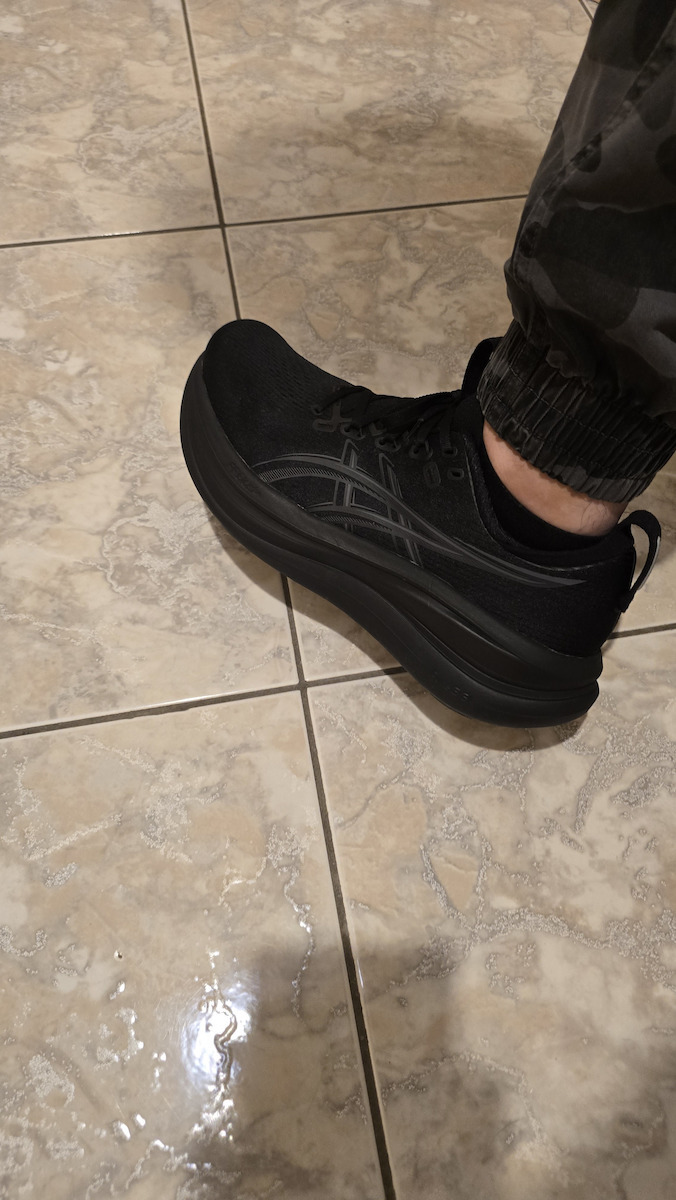 Gel-Nimbus 28 Sport Shoes Running Black / Graphite Grey