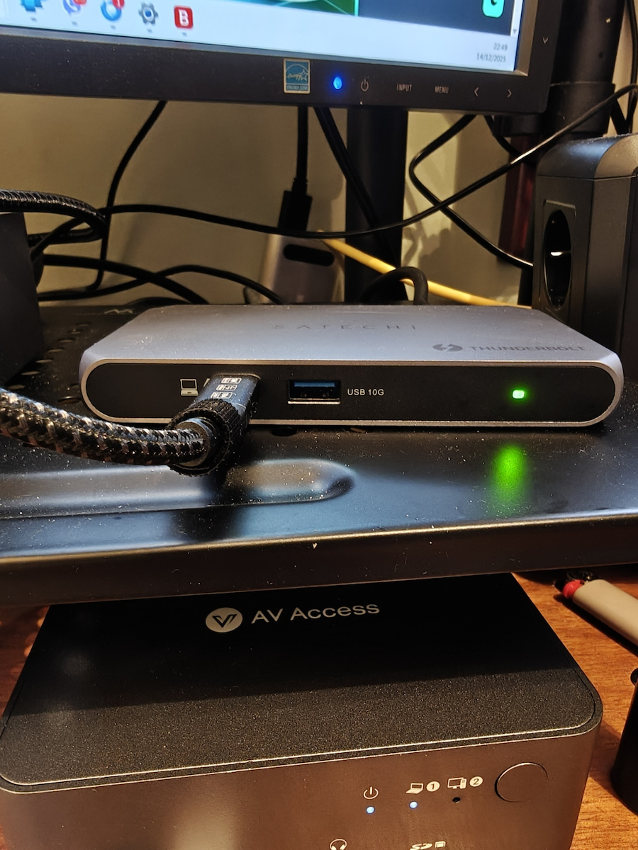 Satechi Thunderbolt 4 Stație de andocare cu 4K PD Gri (ST-T4SHM-EU)