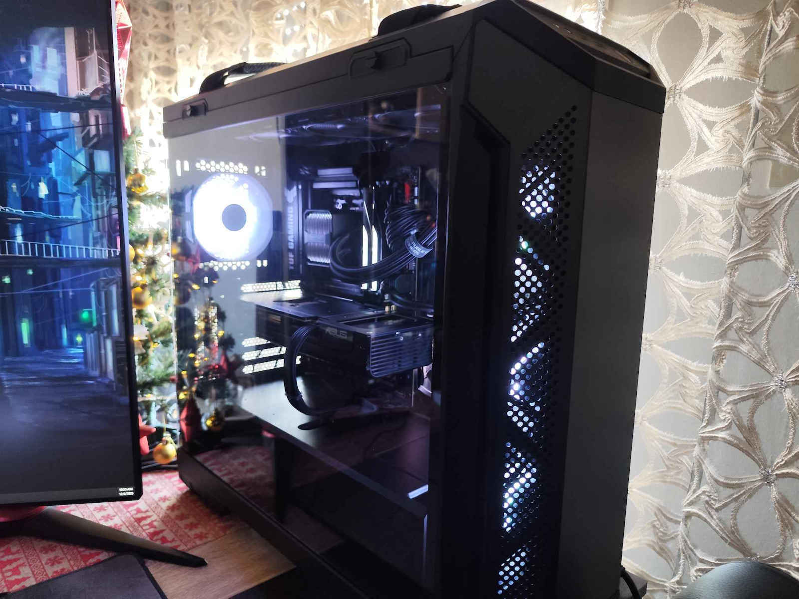 Asus TUF GT501 Gaming Midi Tower Κουτί Υπολογιστή με Πλαϊνό Παράθυρο και RGB Φωτισμό Μαύρο