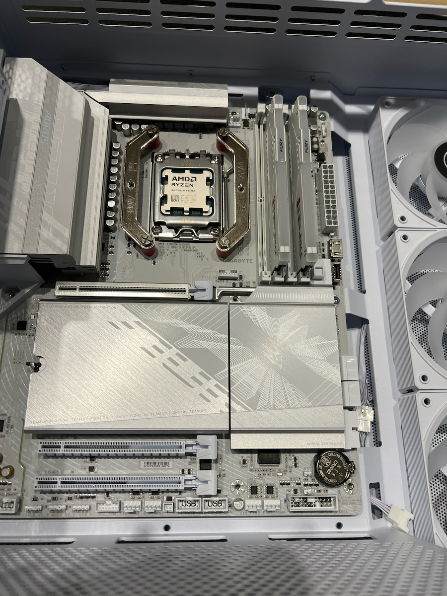 Gigabyte B850 AORUS ELITE WIFI7 ICE Motherboard ATX with AMD AM5 Socket
