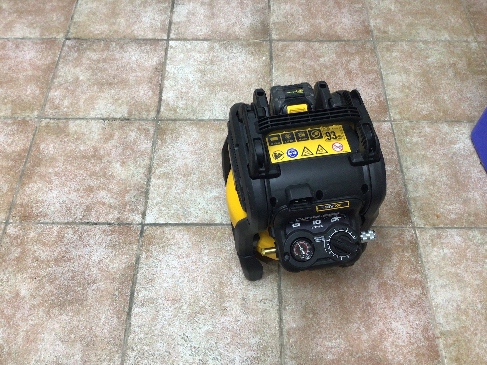 Dewalt Κομπρεσέρ Αέρος με Αεροφυλάκιο 10lt