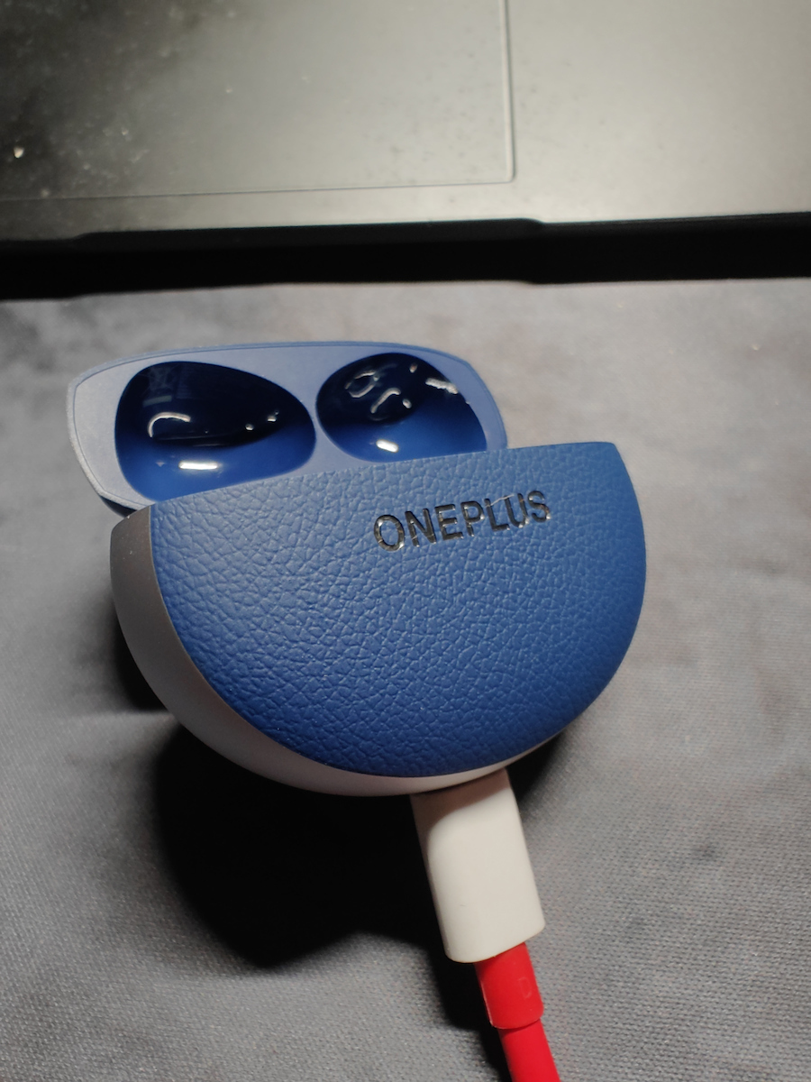 OnePlus Buds Pro 3 Bluetooth-Freisprecheinrichtung Kopfhörer mit Schweißresistenz und Ladeetui Lunar Radiance