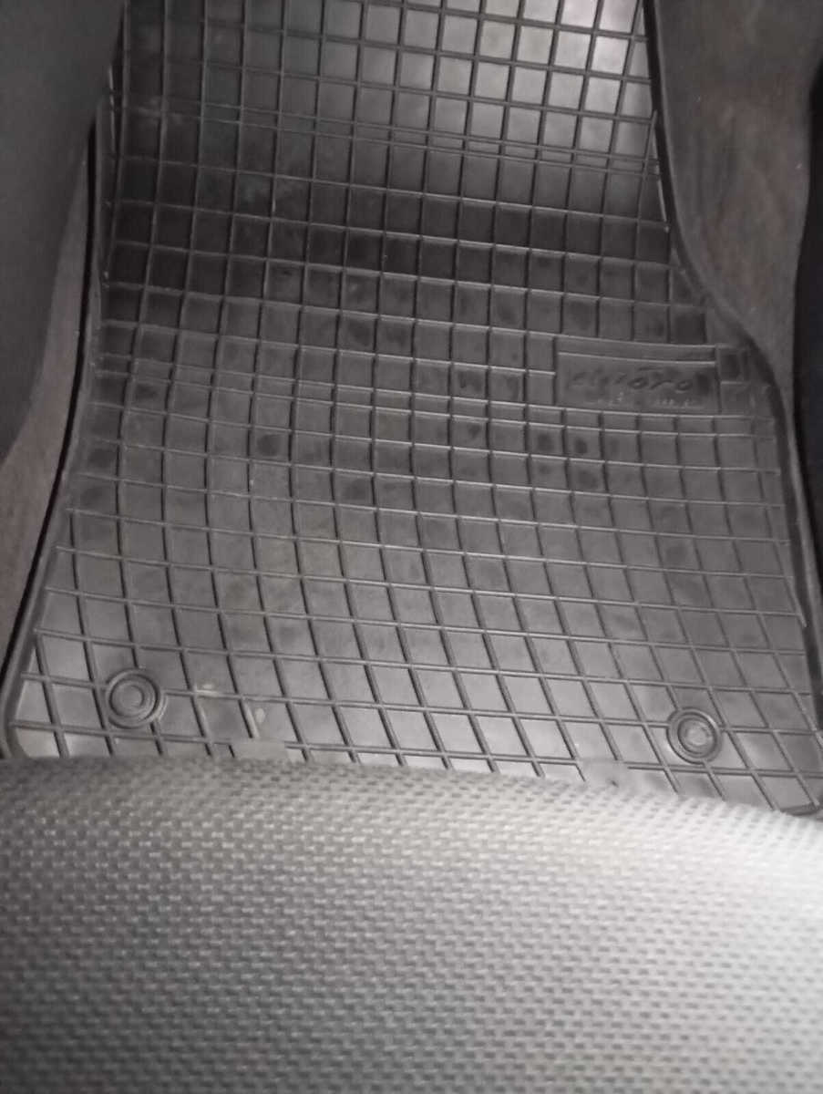 Frogum Satz Vorder- und Hintermatten 4Stück aus Gummi für Suzuki Ignis 2016 Schwarz