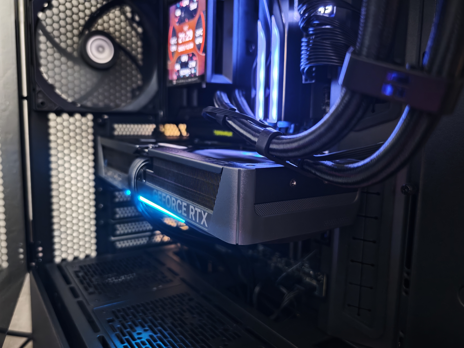 Gigabyte GeForce RTX 5070 12GB GDDR7 EAGLE OC SFF 12G Κάρτα Γραφικών
