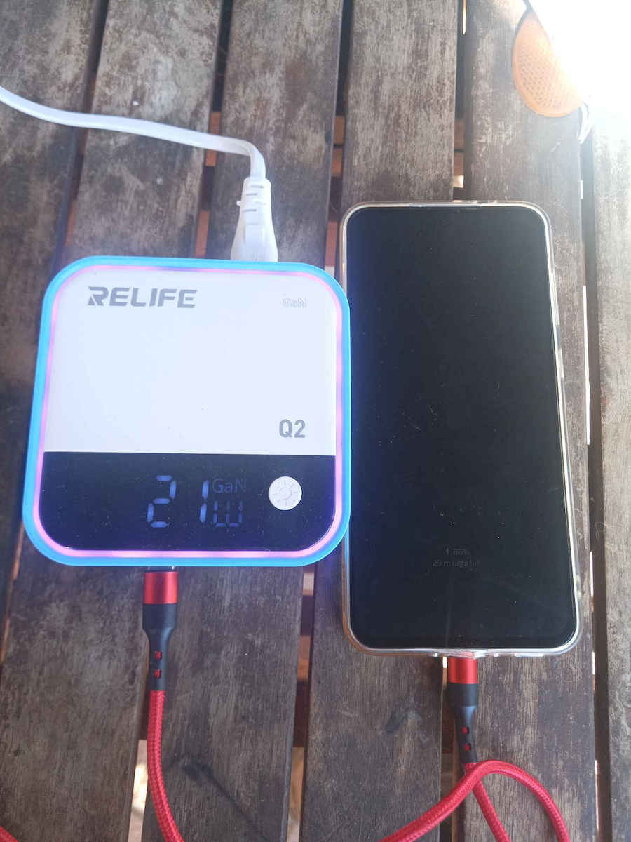 Relife Suport de Încărcare GaN cu 4 Porturi USB-A și 4 Porturi USB-C 120W Livrarea energiei în culoarea Albastru (Q2)