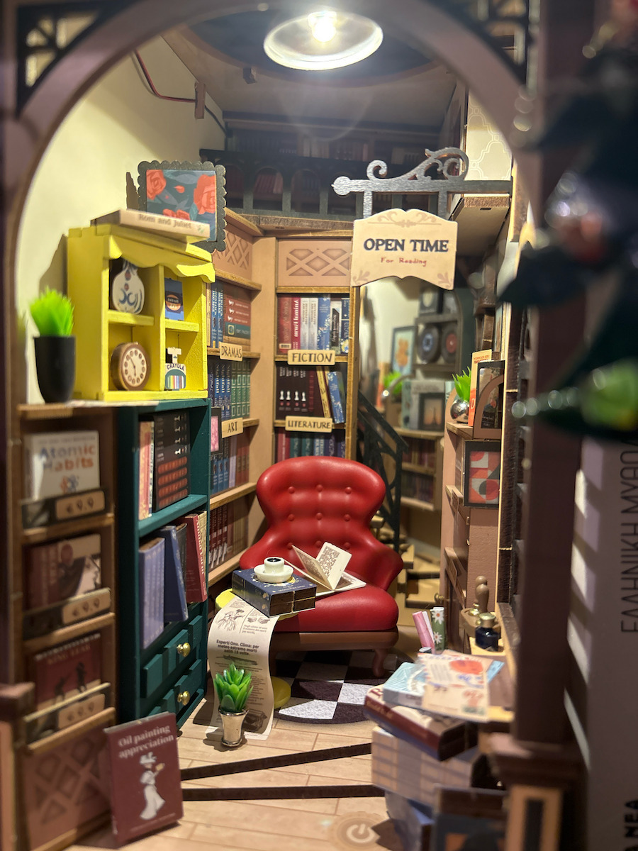 Robotime Παιχνίδι Κατασκευών Ξύλινo Bookstore για Παιδιά 14+ Ετών