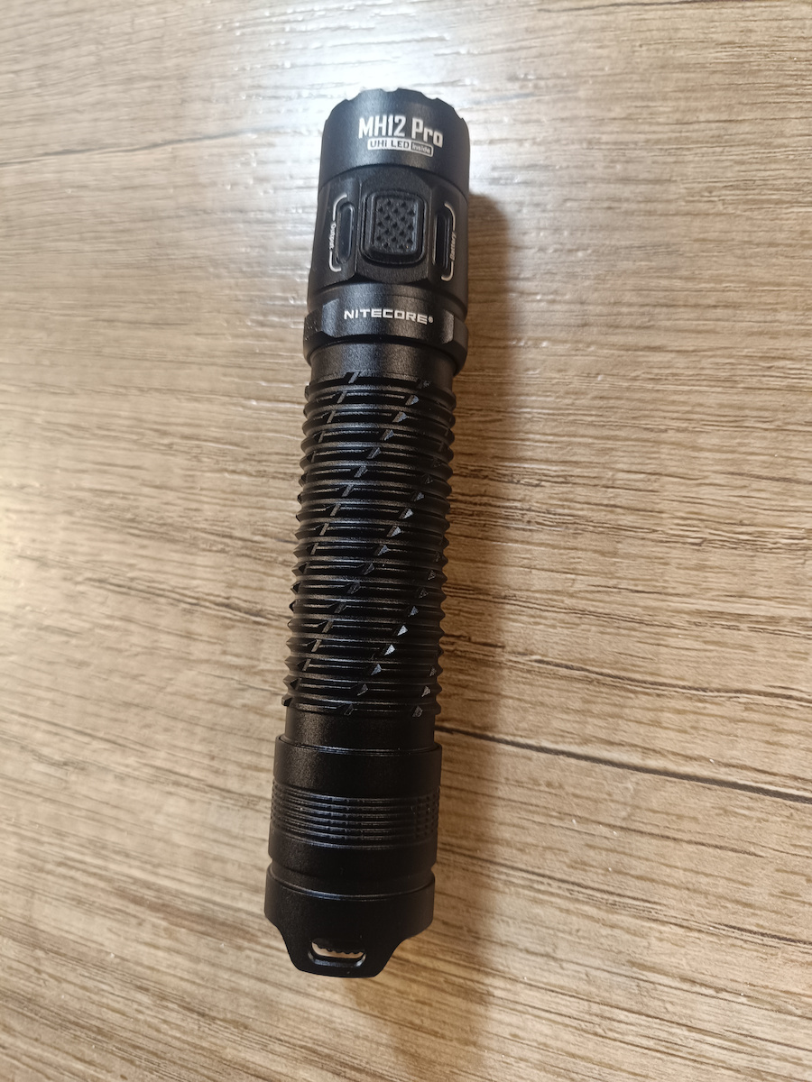 NiteCore LED IP68 с Максимална Яркост 3300лм Hybrid MH12 Pro Черен