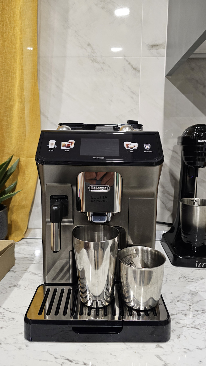 De'Longhi Eletta Explore Automatic Espresso Machine 1450W 19bar Pressure for Cappuccino with Grinder Titanium