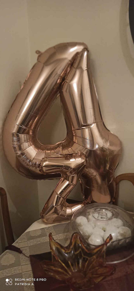 Balloon Foil Jumbo Number 4 Gold 100cm