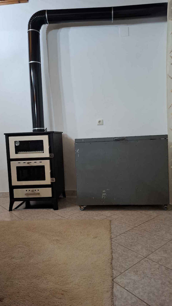 Gekas Metal MG 500 Oțel Soba pe lemne cu Cuptor 22kW Bej